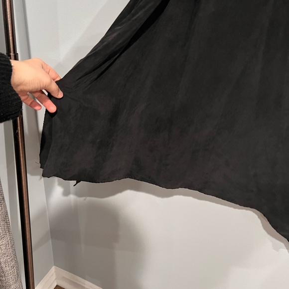 Velvet sleeveless with zips on side high neck top🖤 - Picture 6 of 8